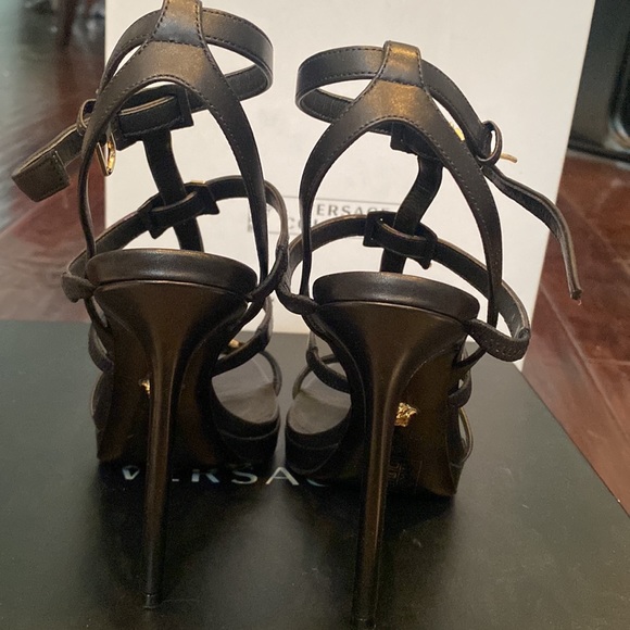 Versace heels size 5 Tribute Icon Medusa Medallion - Picture 3 of 6